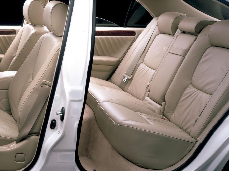  Toyota Crown Majesta 1999 года  (фото 11 из 22)